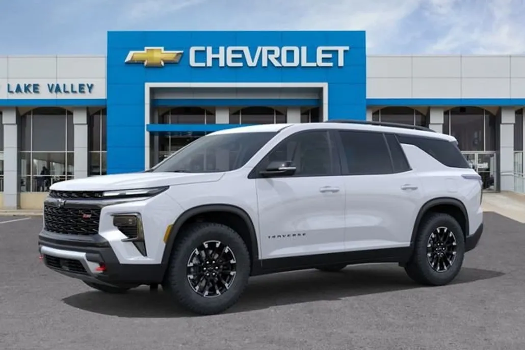 2026 Chevrolet Traverse Z71 photo 1