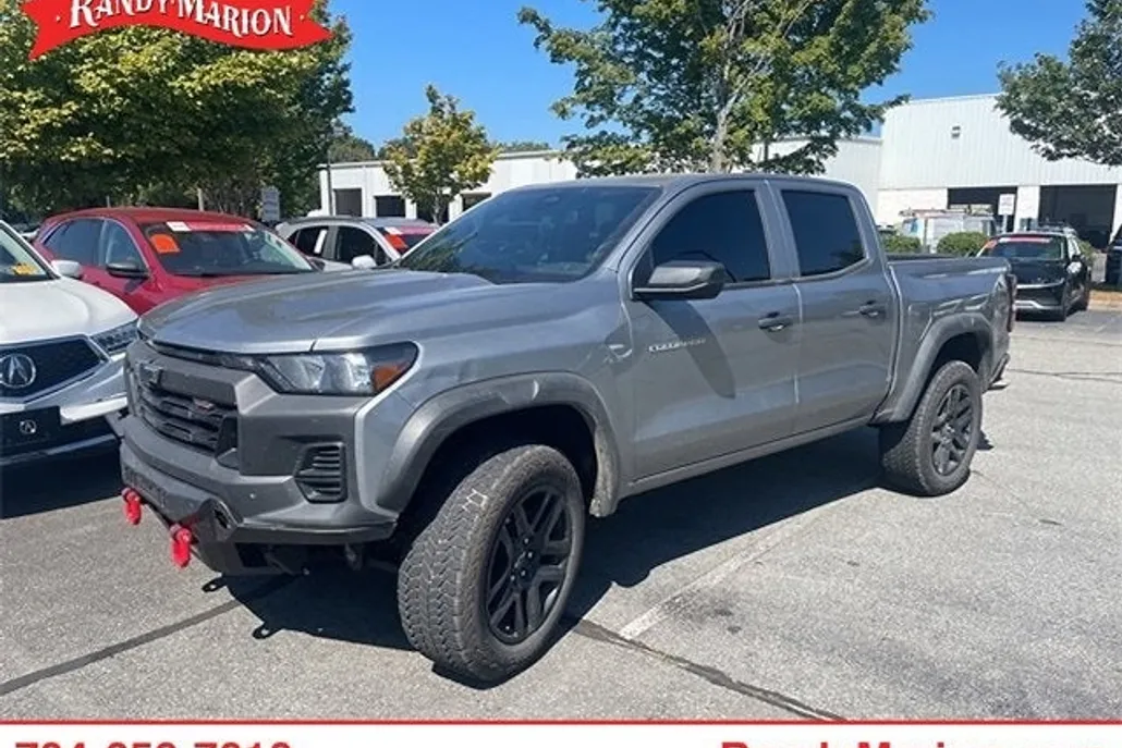 2024 Chevrolet Colorado Trail Boss photo 1