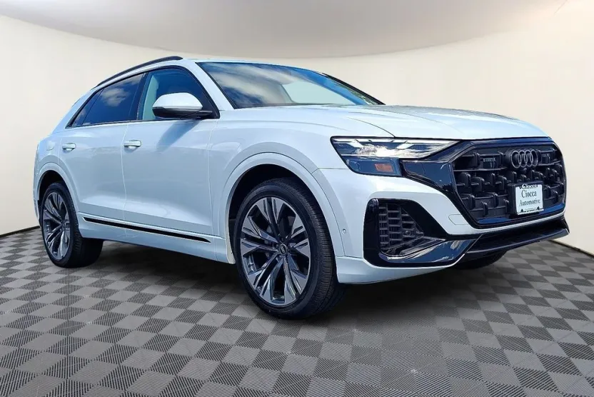 2025 Audi Q8 55 Premium Plus photo 1