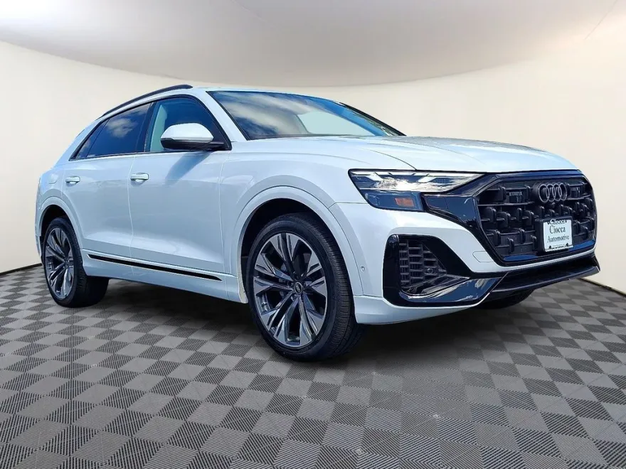 2025 Audi Q8 55 Premium Plus photo 1