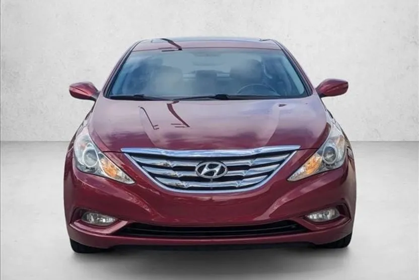 2011 Hyundai Sonata SE photo 1