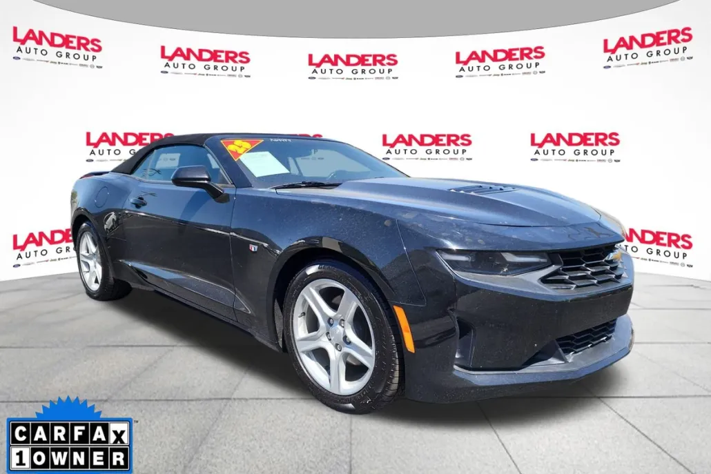 2023 Chevrolet Camaro 1LT photo 1
