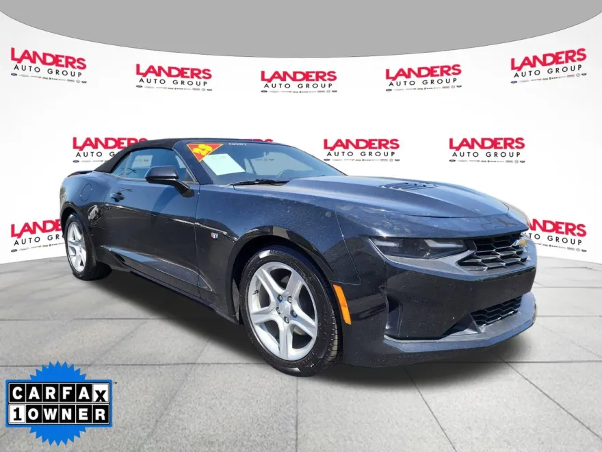 2023 Chevrolet Camaro 1LT photo 1