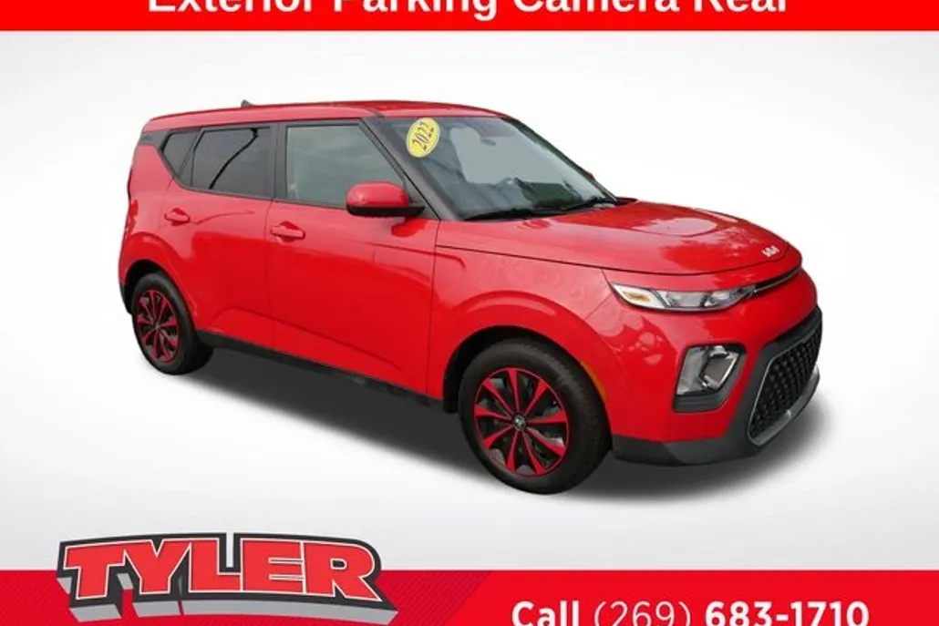 2022 Kia Soul LX photo 1