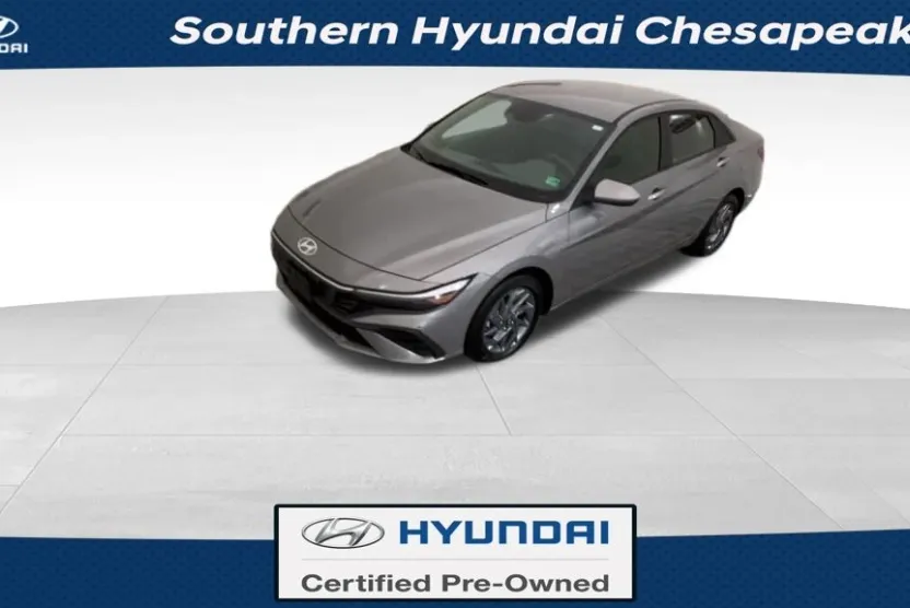 2024 Hyundai Elantra SEL photo 1