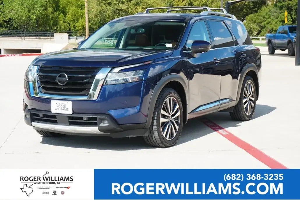 2022 Nissan Pathfinder Platinum photo 1