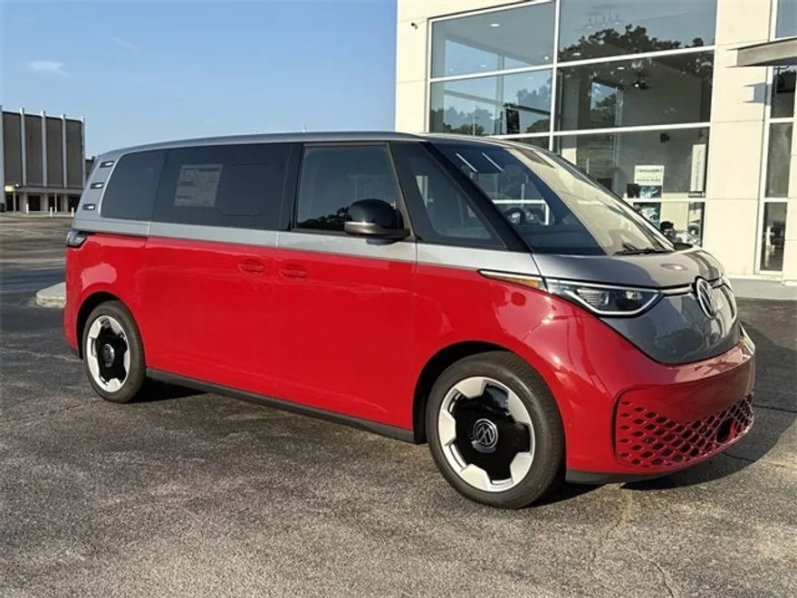 2025 Volkswagen ID. Buzz Pro Plus photo 1