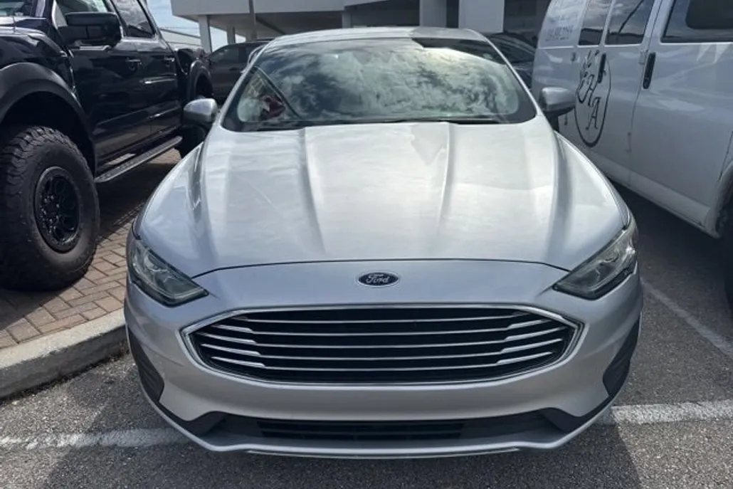 2019 Ford Fusion S photo 1