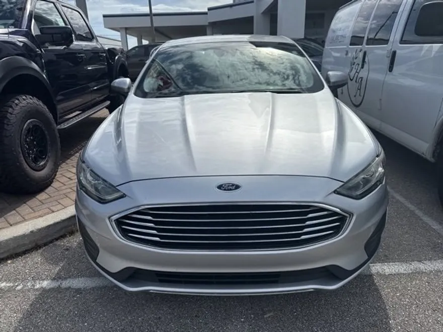 2019 Ford Fusion S photo 1
