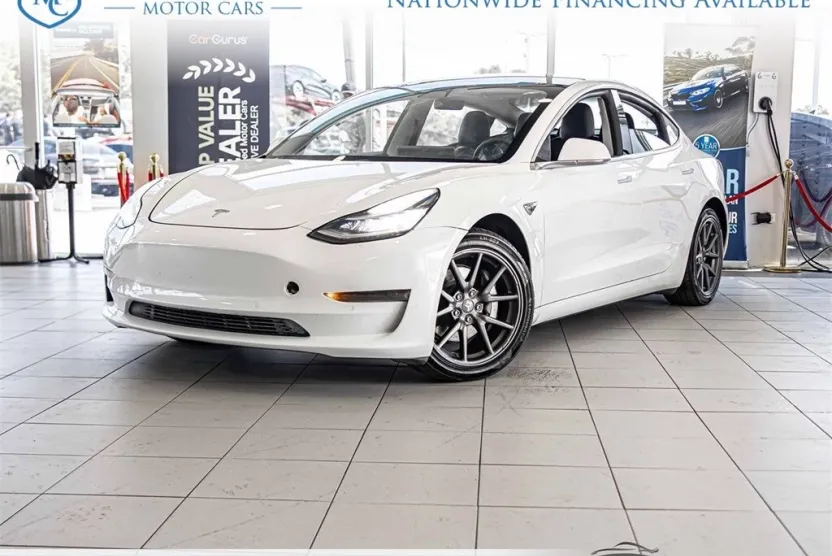 2020 Tesla Model 3 Standard Range Plus photo 1