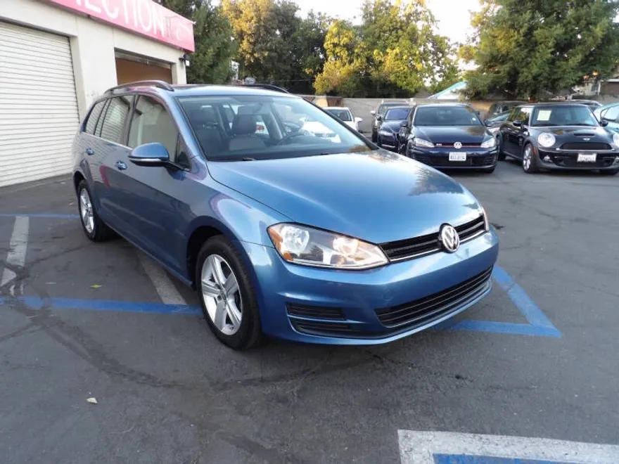 2015 Volkswagen Golf SportWagen TDI S photo 1