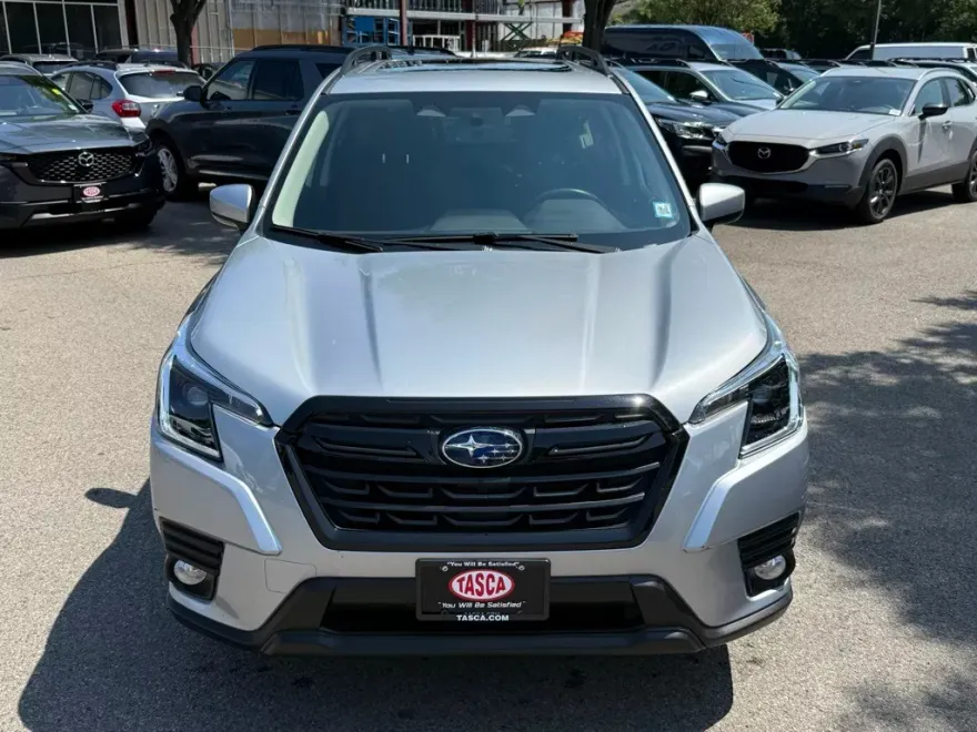2022 Subaru Forester Premium photo 1