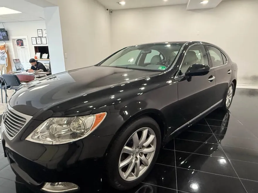 2007 Lexus LS 460 photo 1