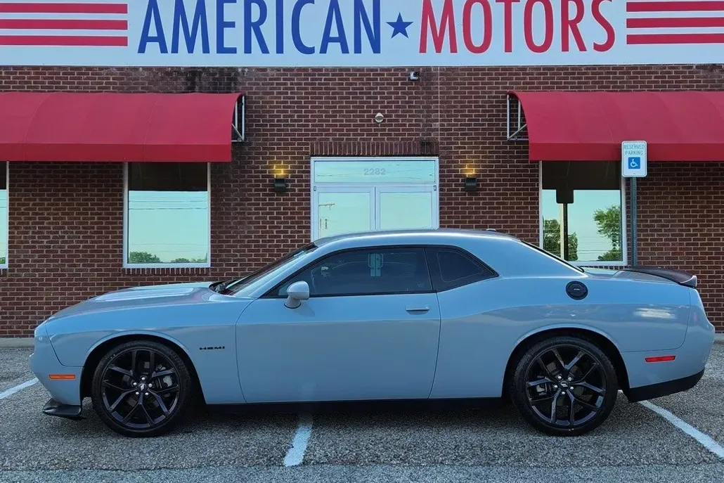 2021 Dodge Challenger R/T photo 1