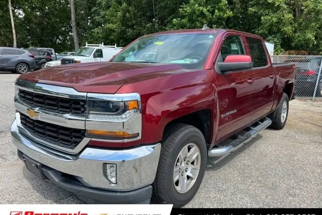 2017 Chevrolet Silverado 1500 LT photo 1