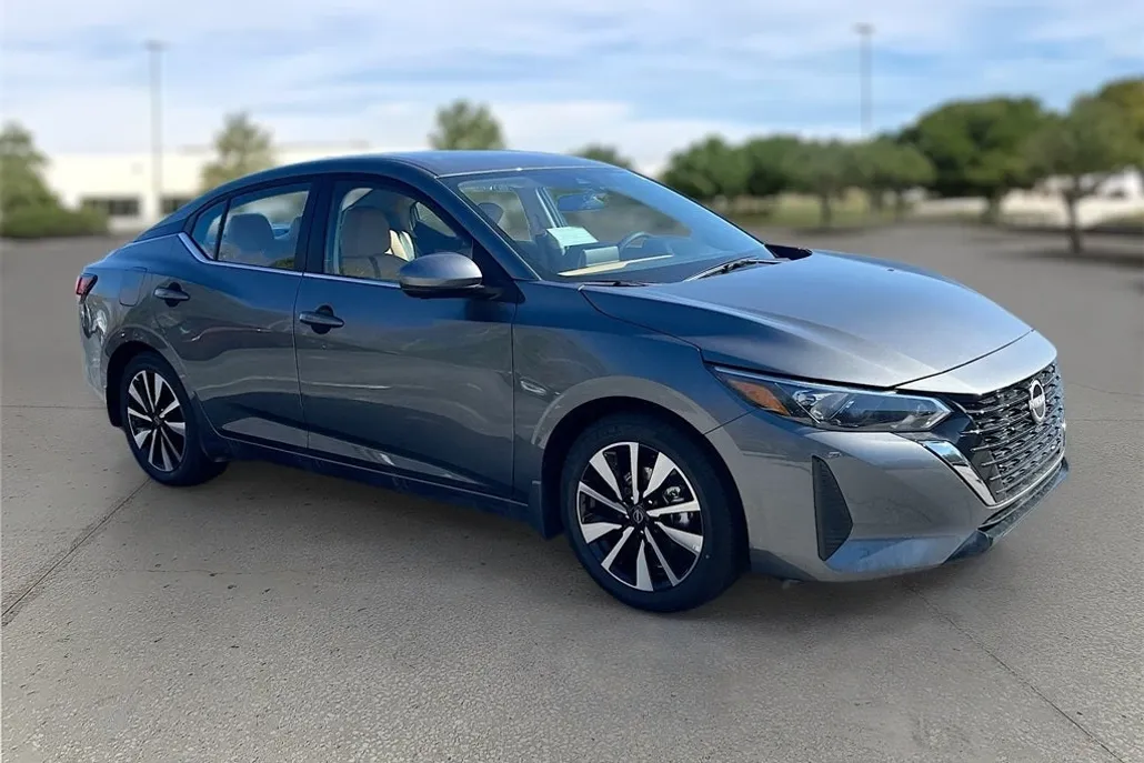 2025 Nissan Sentra SV photo 1