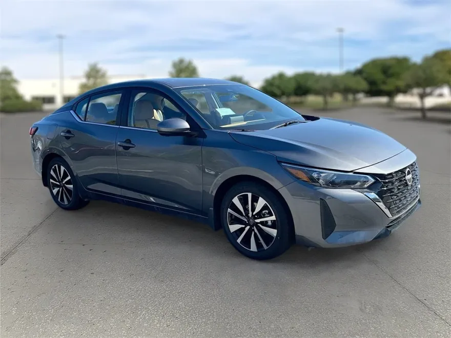 2025 Nissan Sentra SV photo 1