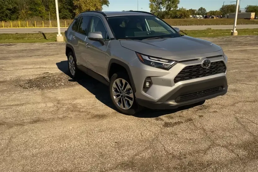 2024 Toyota RAV4 XLE Premium photo 1