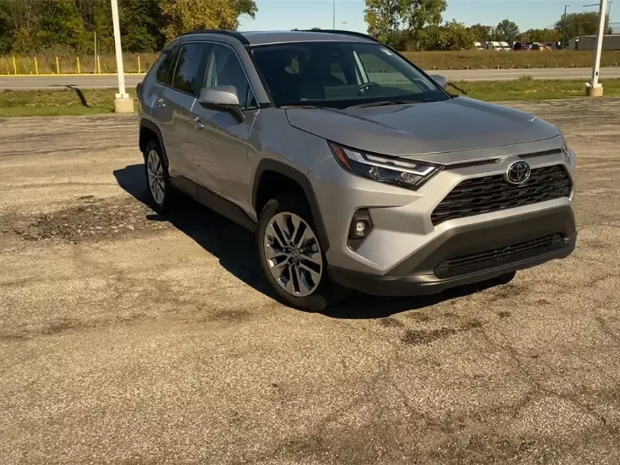 2024 Toyota RAV4 XLE Premium photo 1