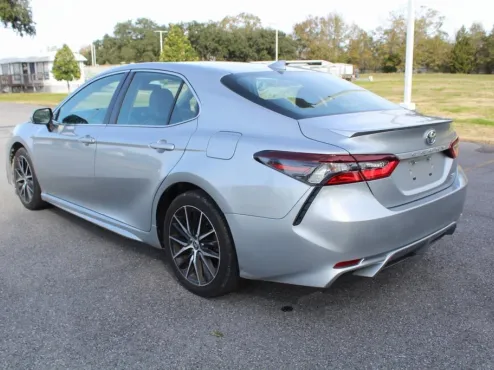 2023 Toyota Camry SE photo 4