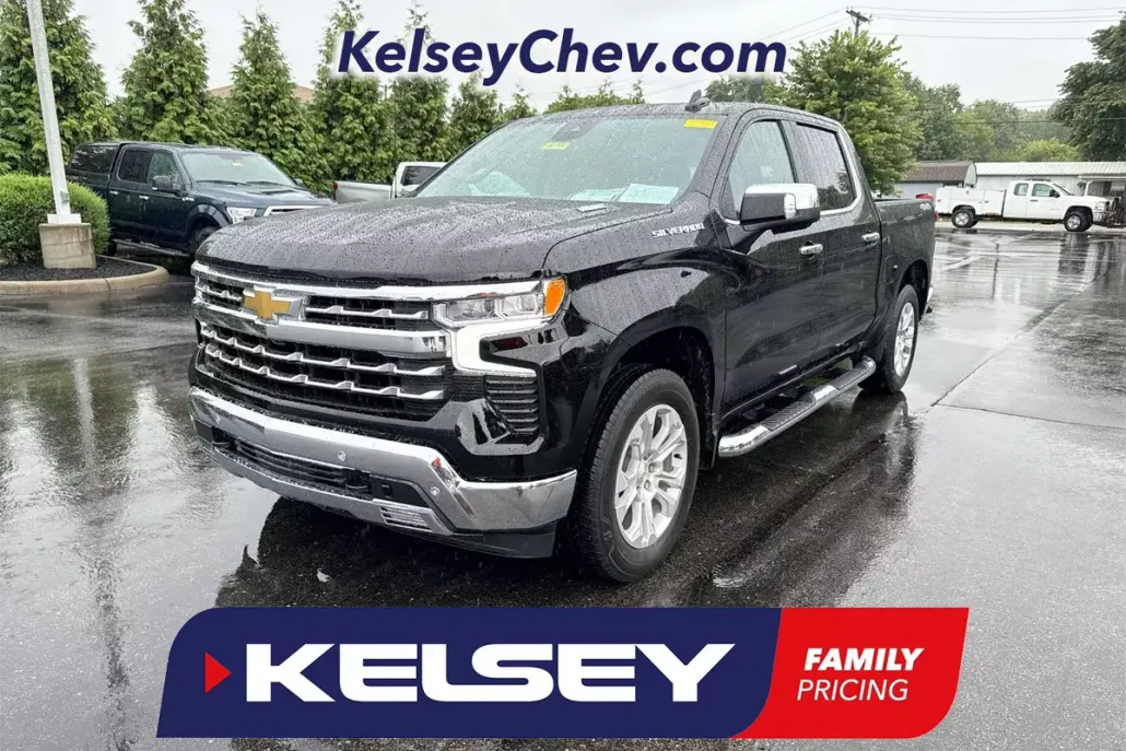 2023 Chevrolet Silverado 1500 LTZ photo 1