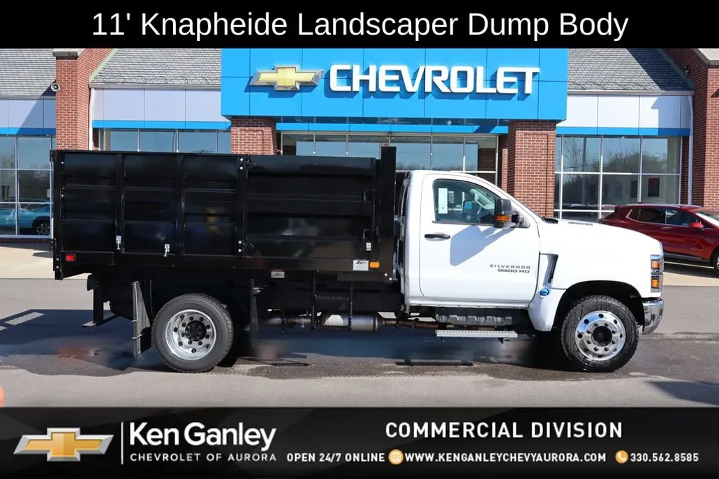 2023 Chevrolet Silverado 5500HD photo 1