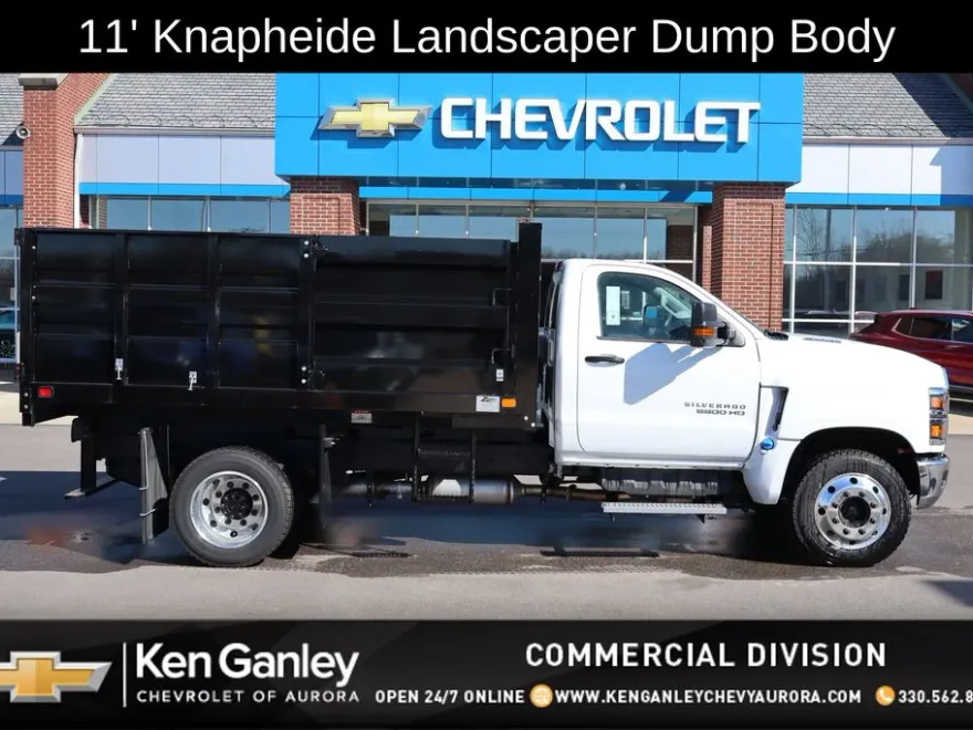2023 Chevrolet Silverado 5500HD photo 1