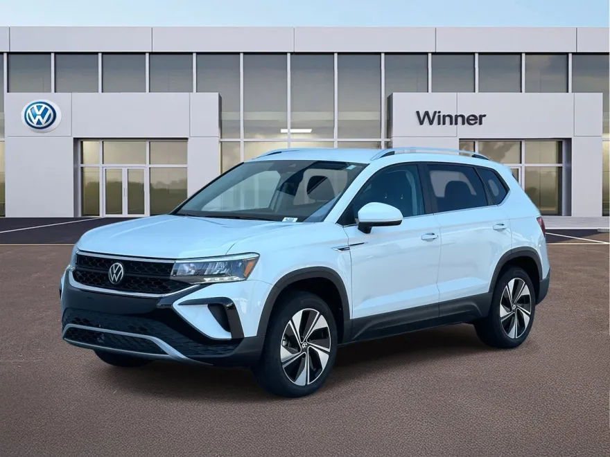 2024 Volkswagen Taos SE photo 1