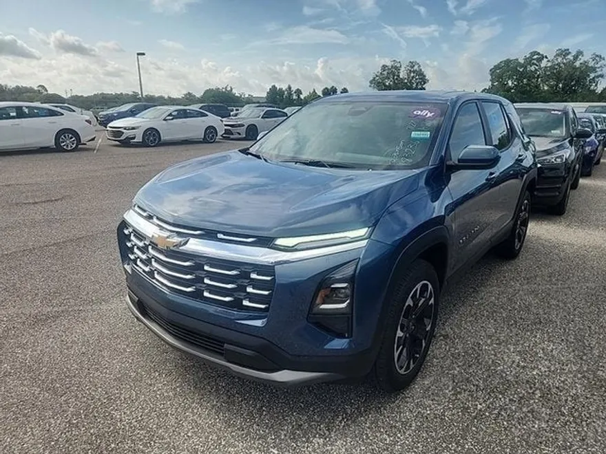 2025 Chevrolet Equinox LT photo 1