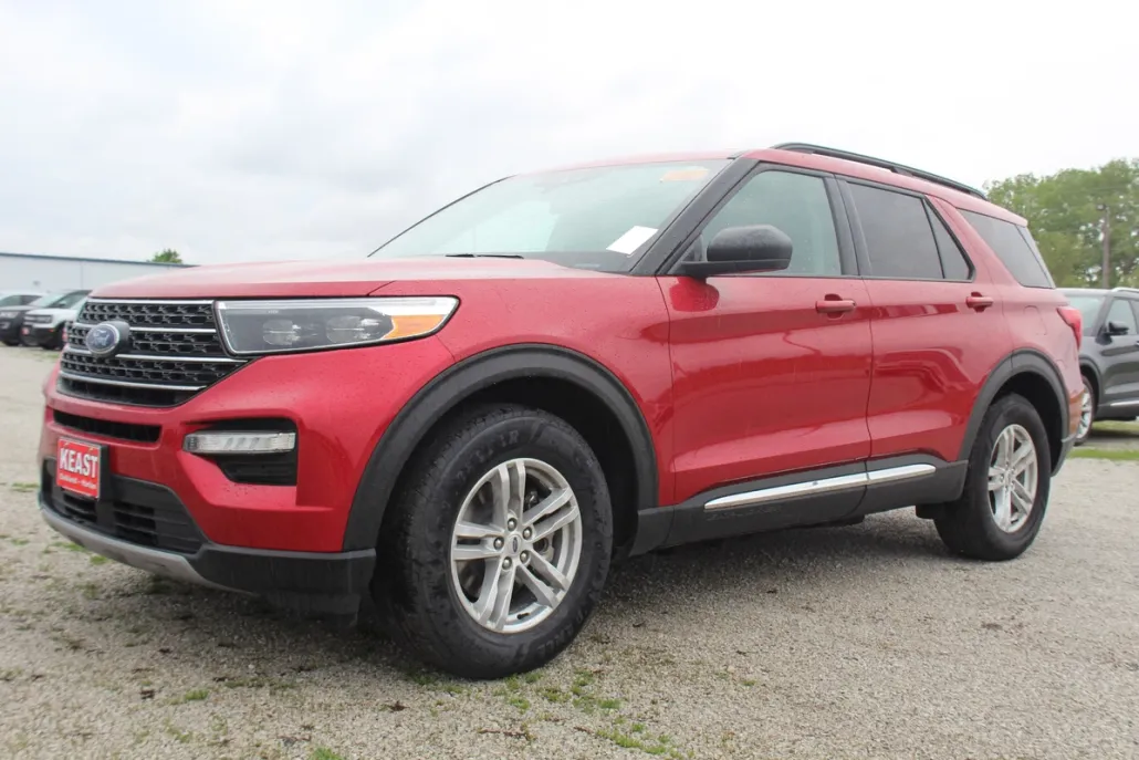 2022 Ford Explorer XLT photo 1
