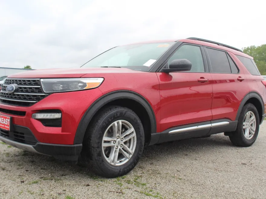 2022 Ford Explorer XLT photo 1