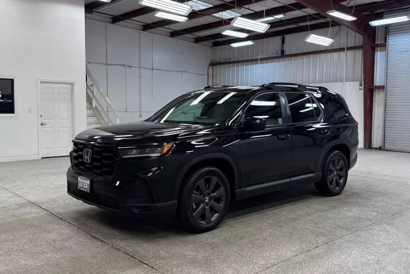 2025 Honda Pilot Sport photo 1