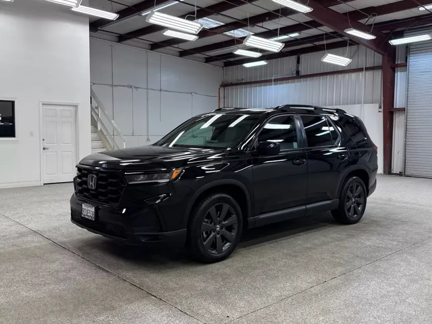 2025 Honda Pilot Sport photo 1