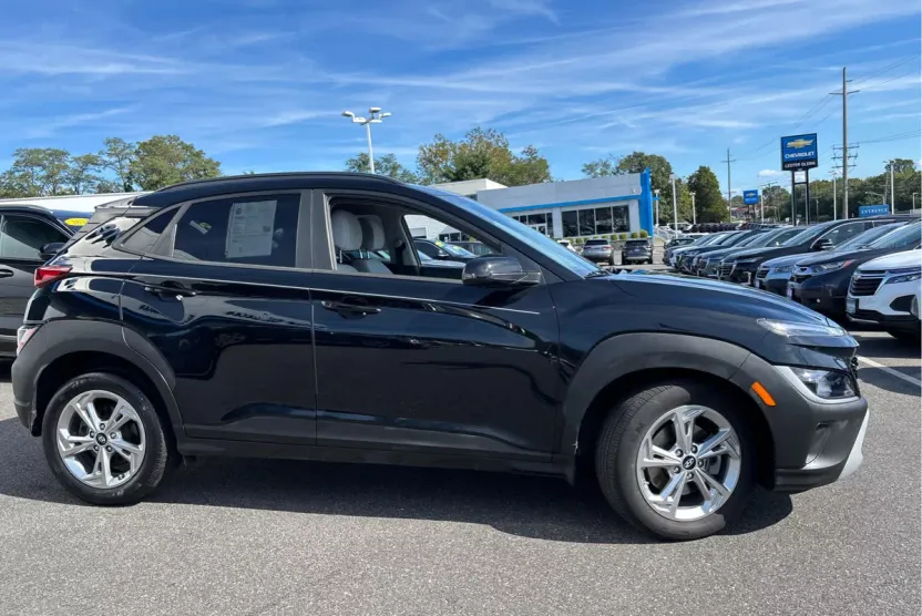 2023 Hyundai Kona SEL photo 1