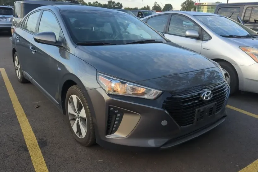 2019 Hyundai Ioniq Plug-In Hybrid photo 1