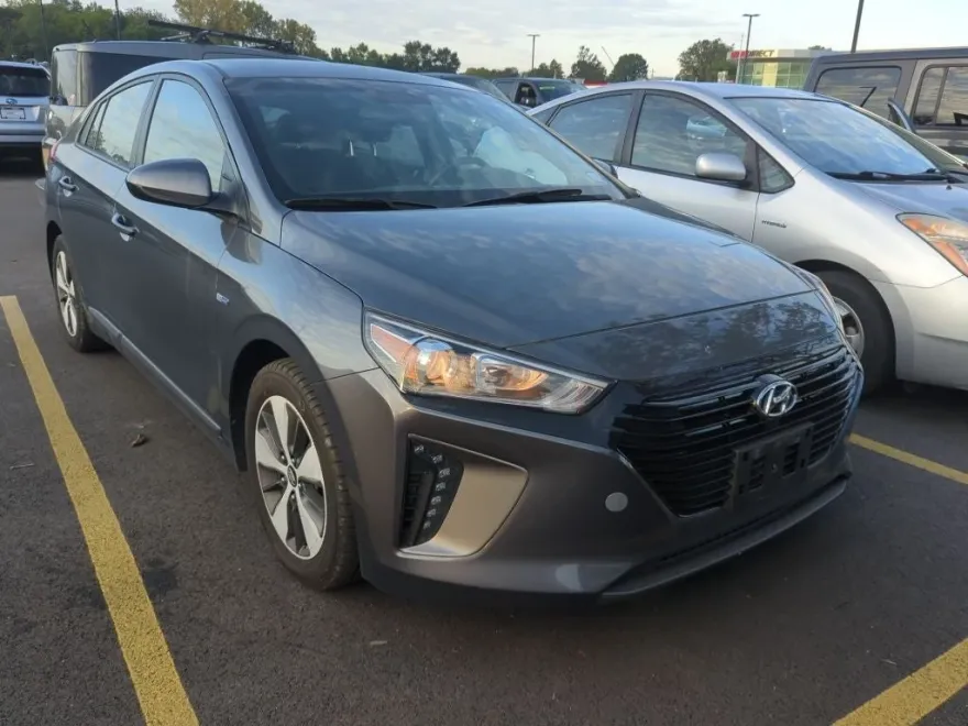 2019 Hyundai Ioniq Plug-In Hybrid photo 1