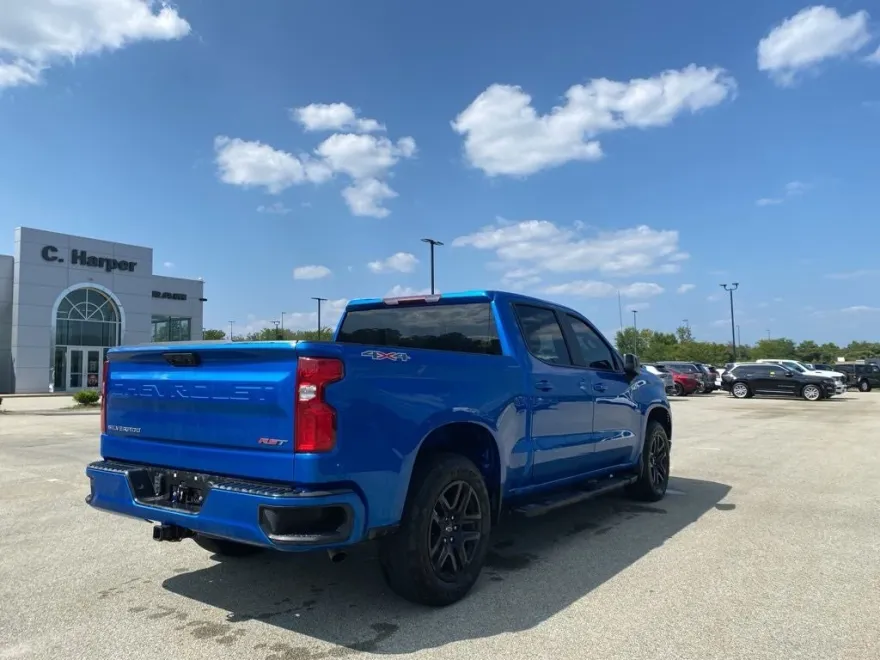 2022 Chevrolet Silverado RST photo 1