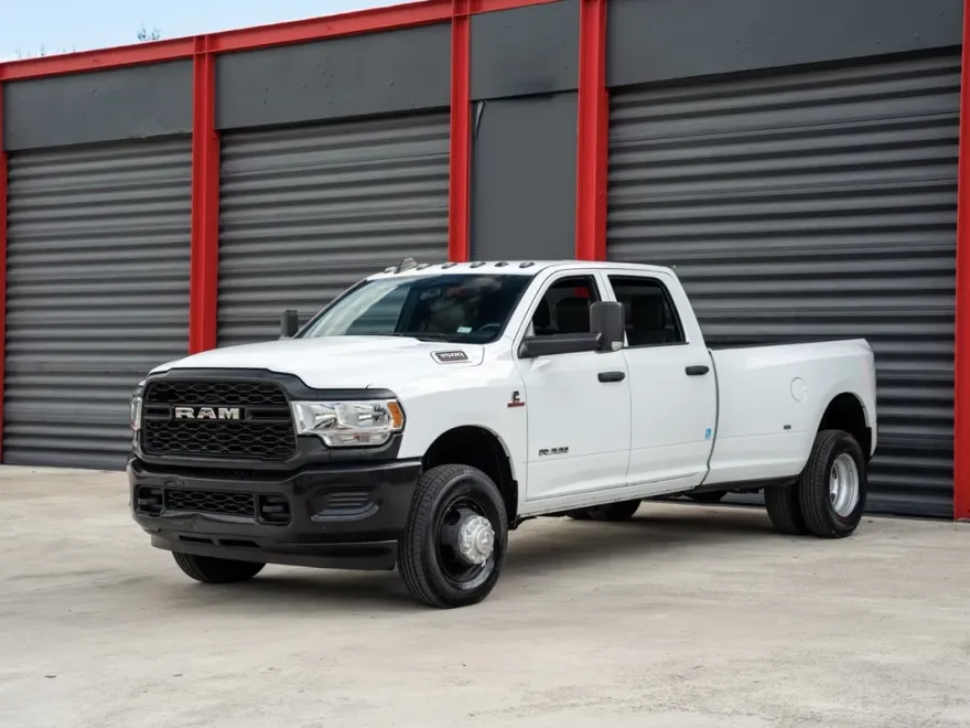 2022 Ram 3500 Tradesman photo 1
