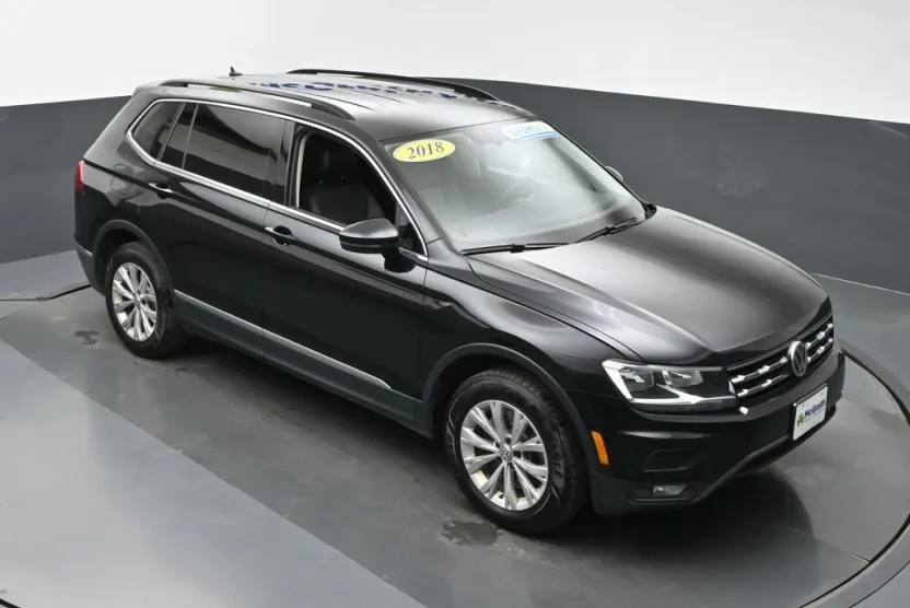 2018 Volkswagen Tiguan SEL photo 1