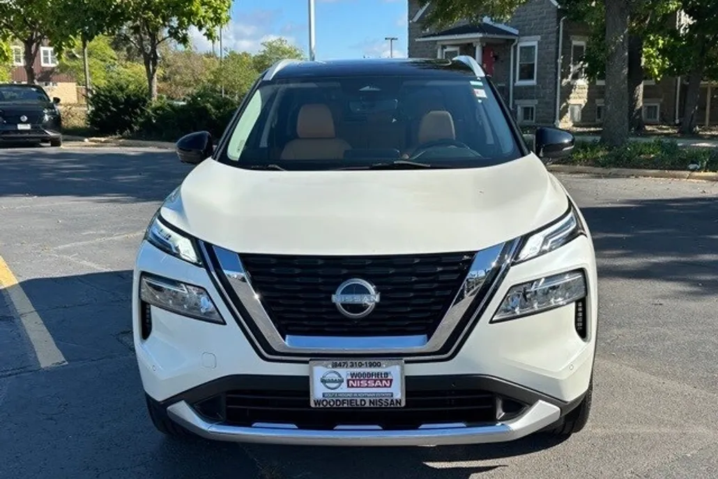 2023 Nissan Rogue Platinum photo 1
