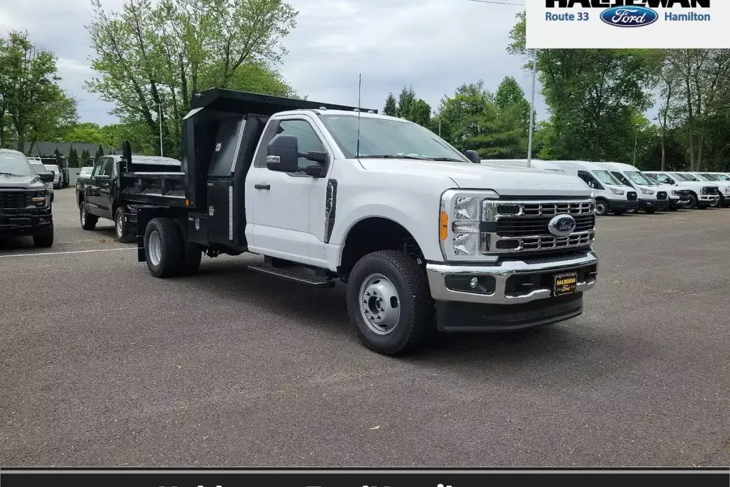 2023 Ford F-350 photo 1