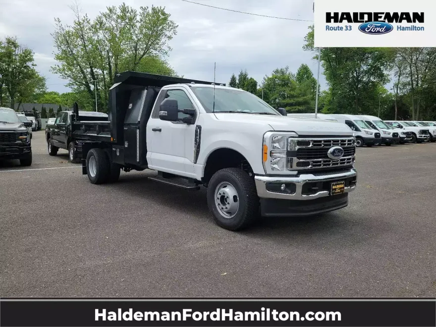 2023 Ford F-350 photo 1