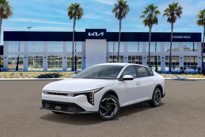 2025 Kia K4 EX photo 1