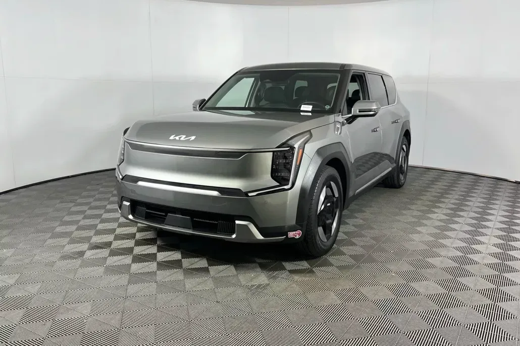 2024 Kia EV9 Light Long Range photo 1