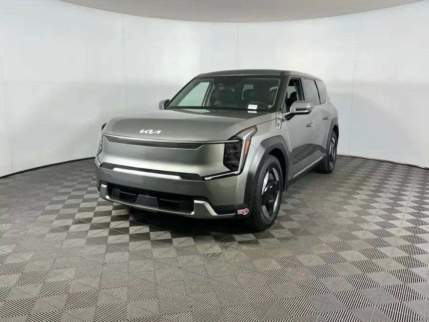 2024 Kia EV9 Light Long Range photo 1
