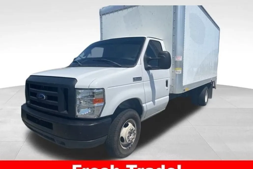 2019 Ford E-350 photo 1