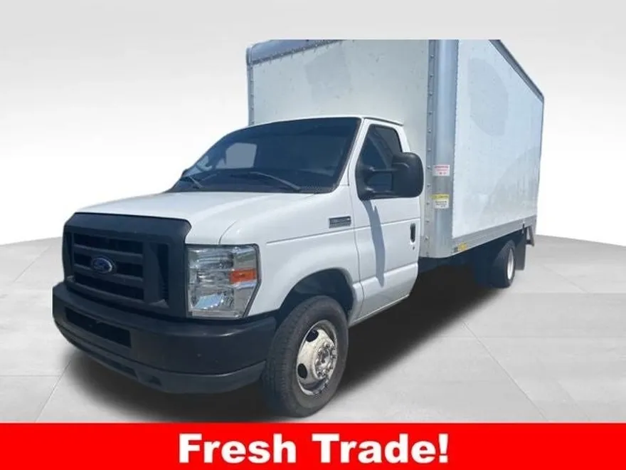 2019 Ford E-350 photo 1