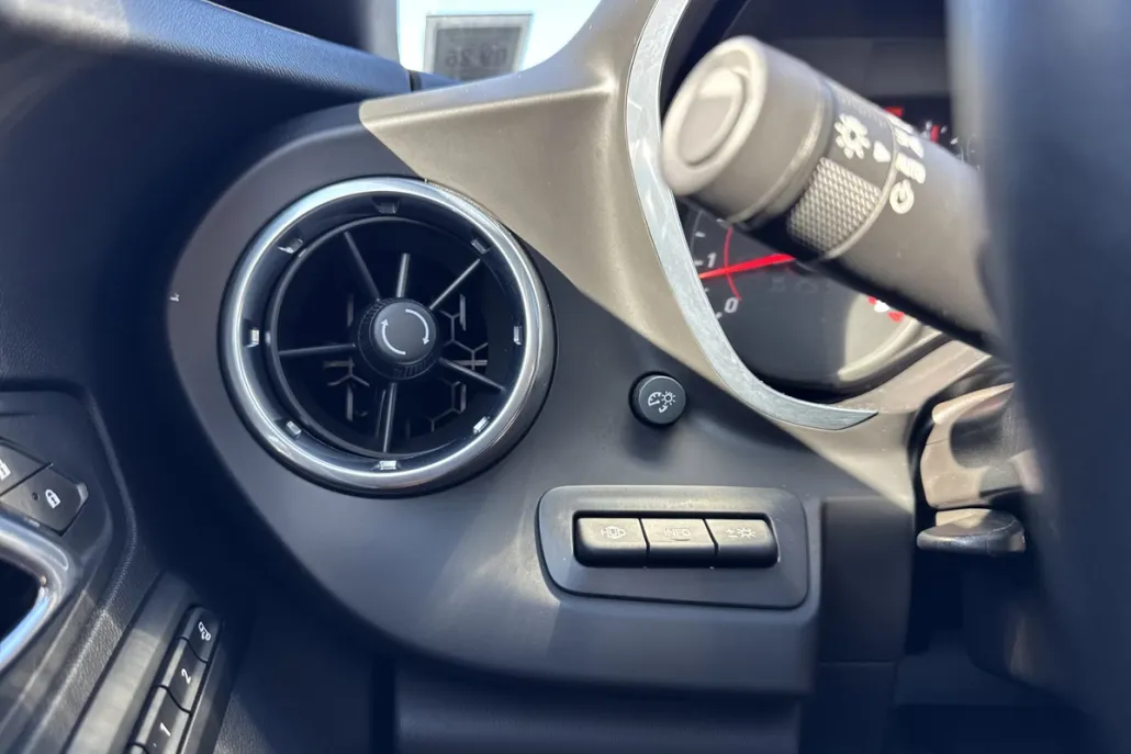 2017 Chevrolet Camaro 2LT photo 1
