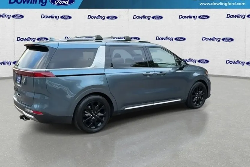 2024 Kia Carnival SX photo 1