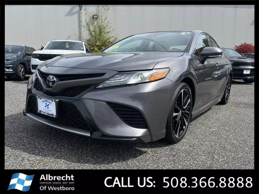 2019 Toyota Camry XSE photo 1